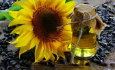 Kwiat słonecznika i olej